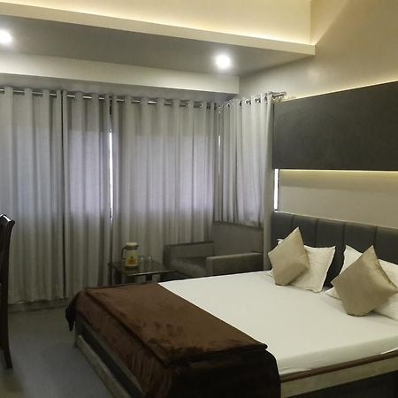 Hotel Oasis Mumbai Exterior photo