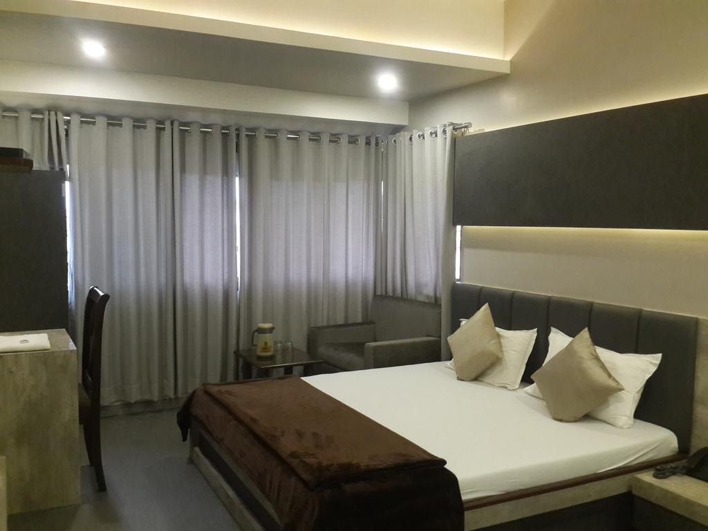 Hotel Oasis Mumbai Exterior photo