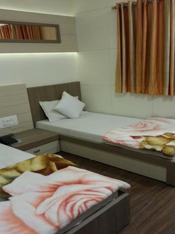 Hotel Oasis Mumbai Room photo