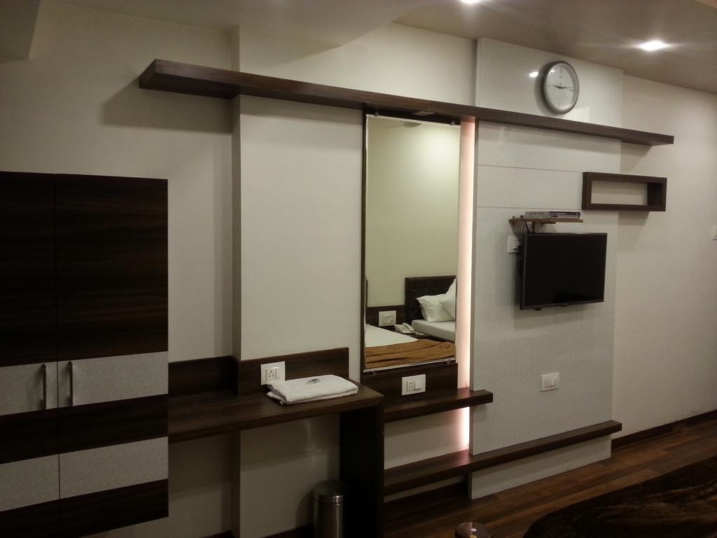 Hotel Oasis Mumbai Room photo