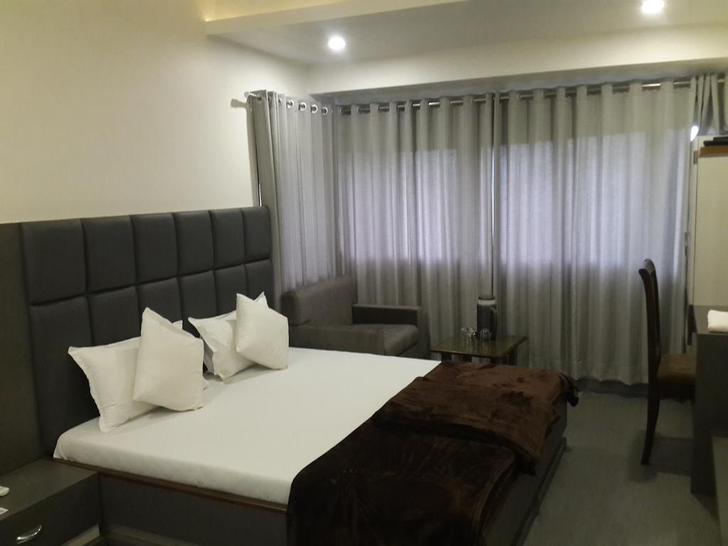 Hotel Oasis Mumbai Exterior photo
