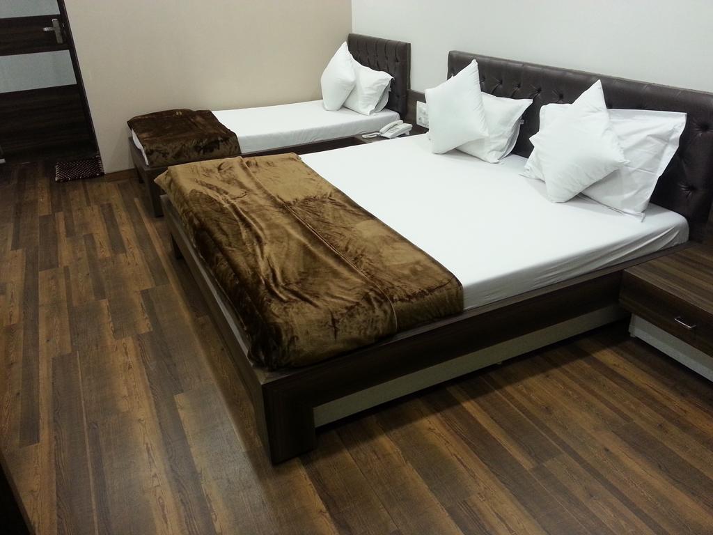 Hotel Oasis Mumbai Room photo