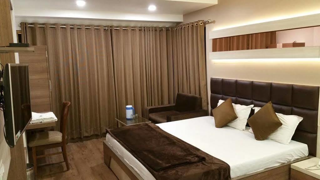Hotel Oasis Mumbai Exterior photo