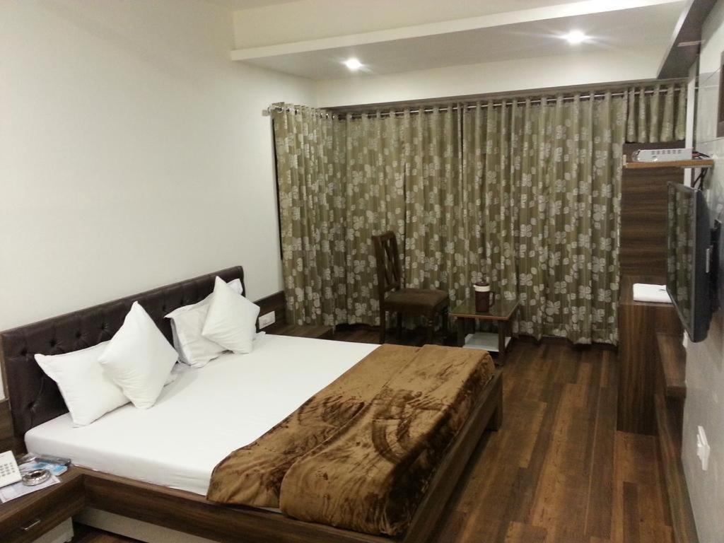 Hotel Oasis Mumbai Exterior photo