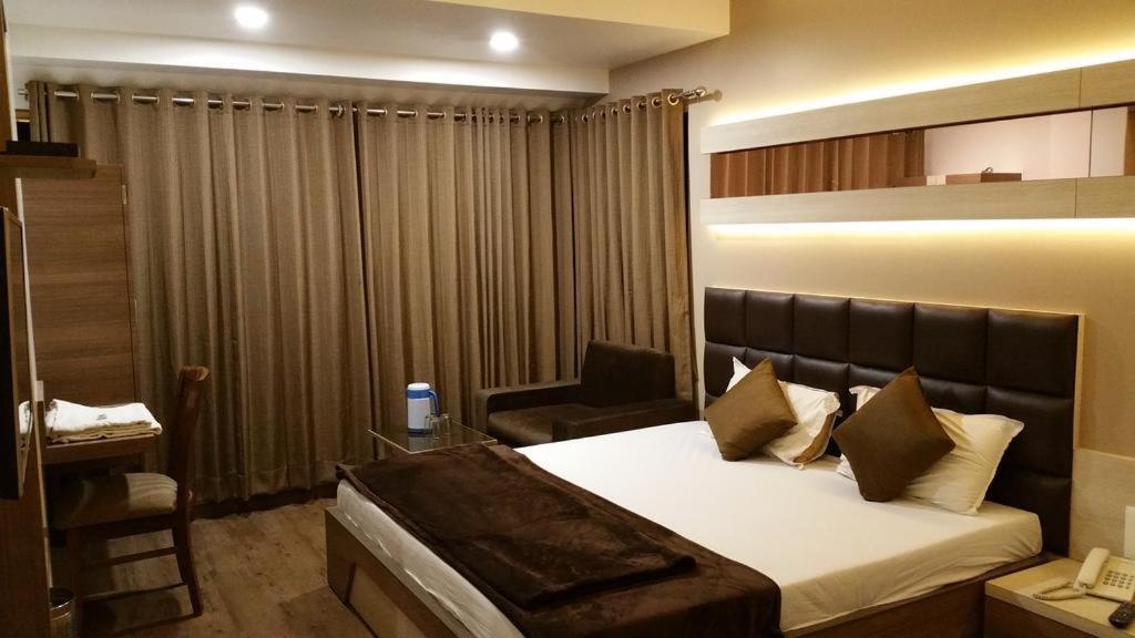 Hotel Oasis Mumbai Exterior photo