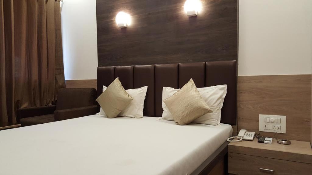 Hotel Oasis Mumbai Exterior photo